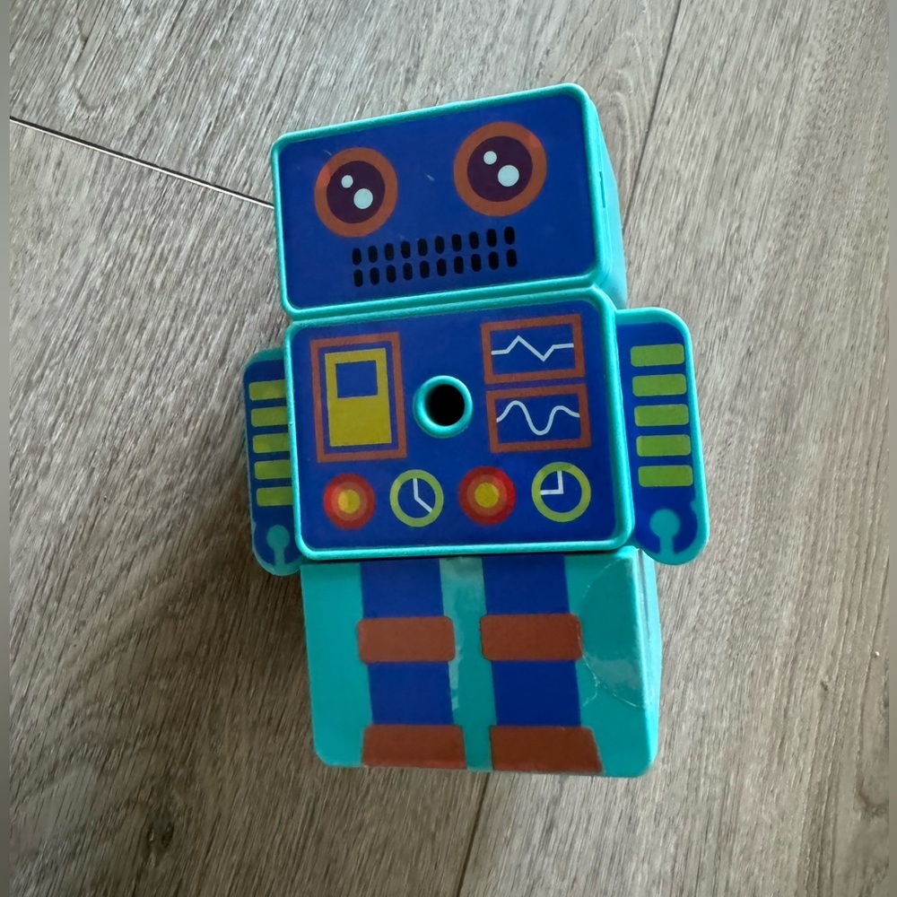 Robot Pencil sharpener